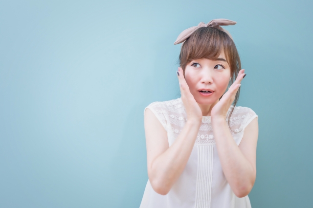 ビックリする女性